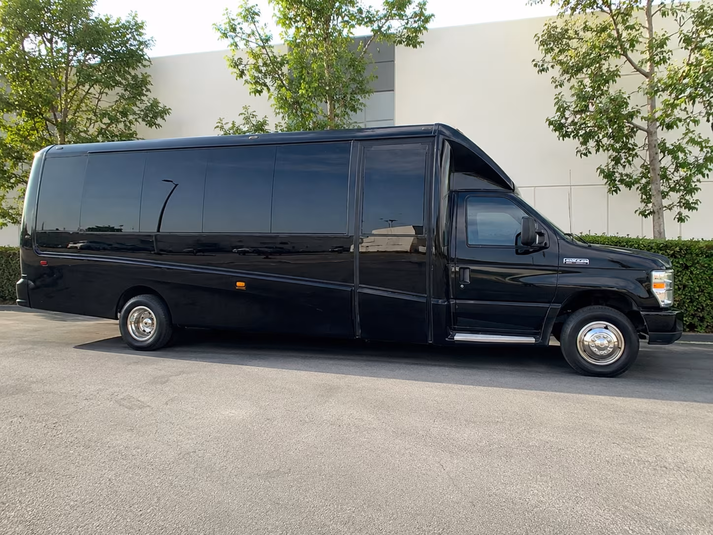 charter buses to concord pavilion and east bay amphitheater shows